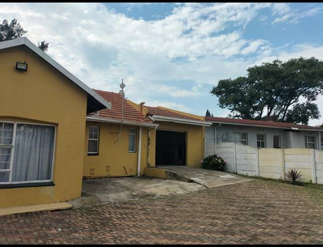 4 BEDROOM HOUSE FOR SALE IN BIRCHLEIGH NORTH